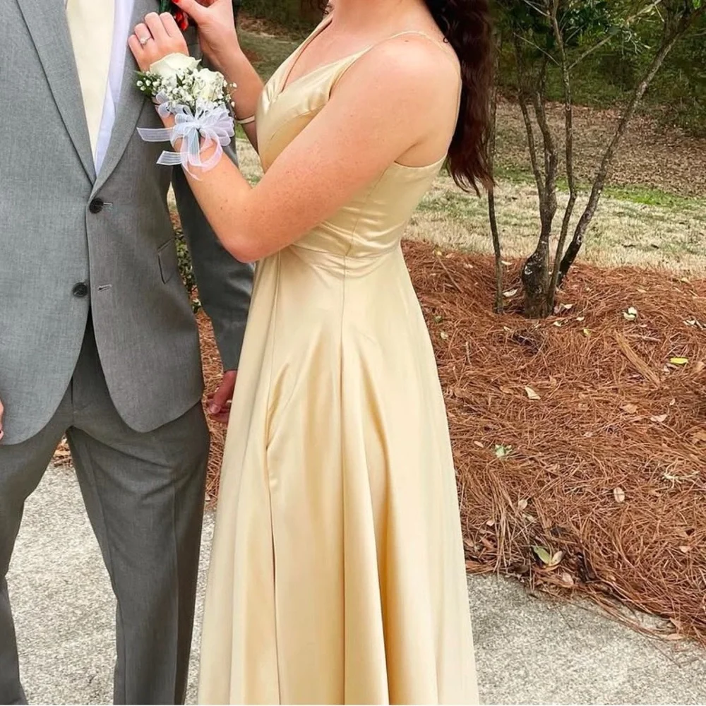 Long gold formal dress worn once - Picture 4 of 5